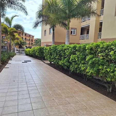 Tropical - Heated Pool شقة